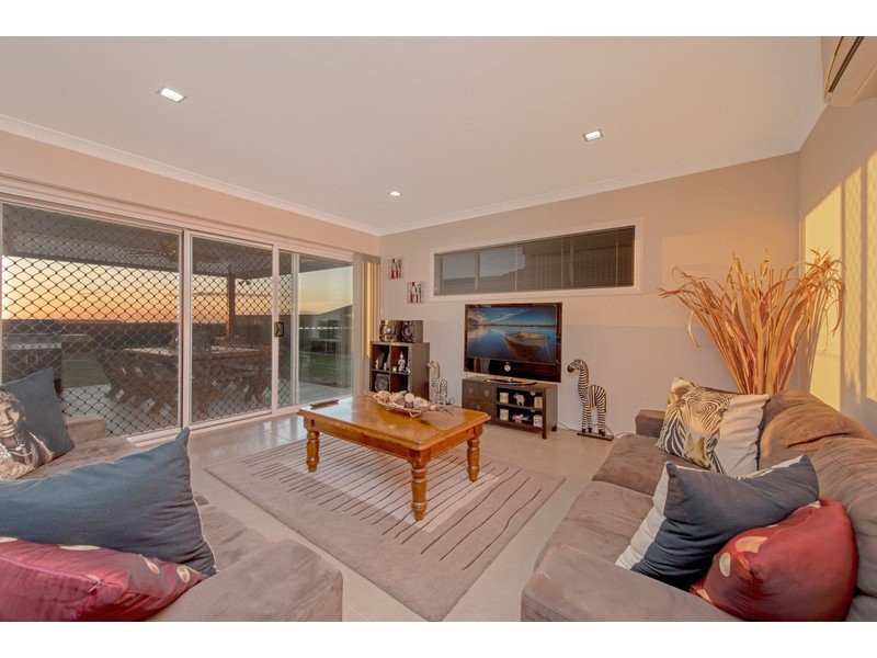 11 Plover Court, Highfields QLD 4352