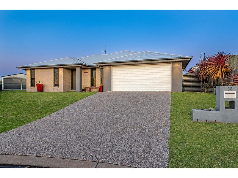 14 Plover Court, Highfields QLD 4352