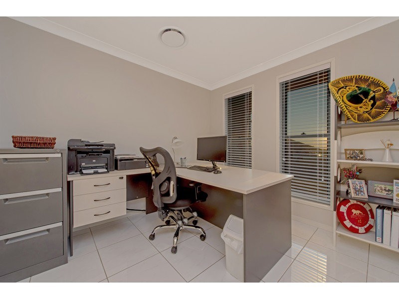 14 Plover Court, Highfields QLD 4352