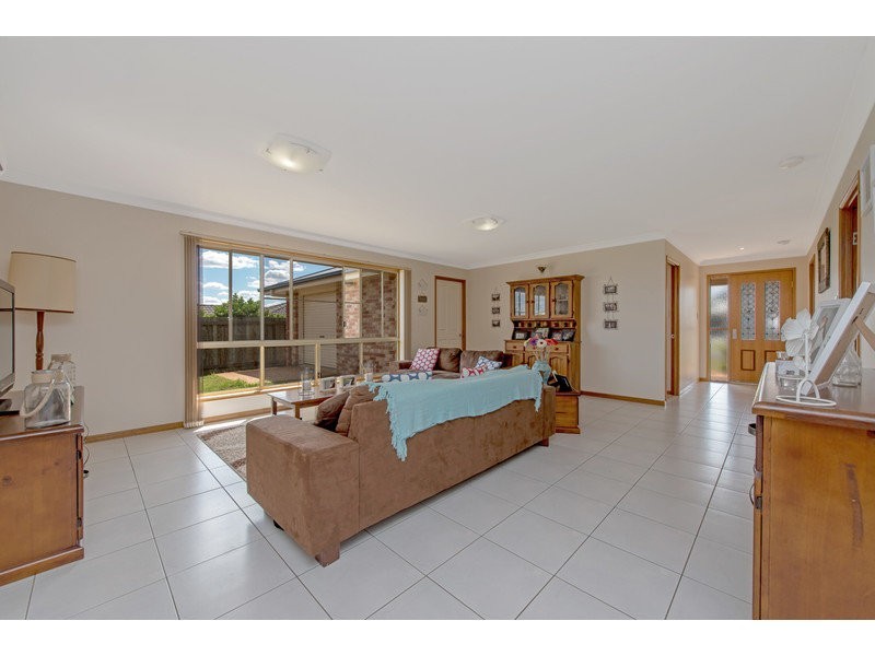 17 Sommariva Street, Westbrook QLD 4350