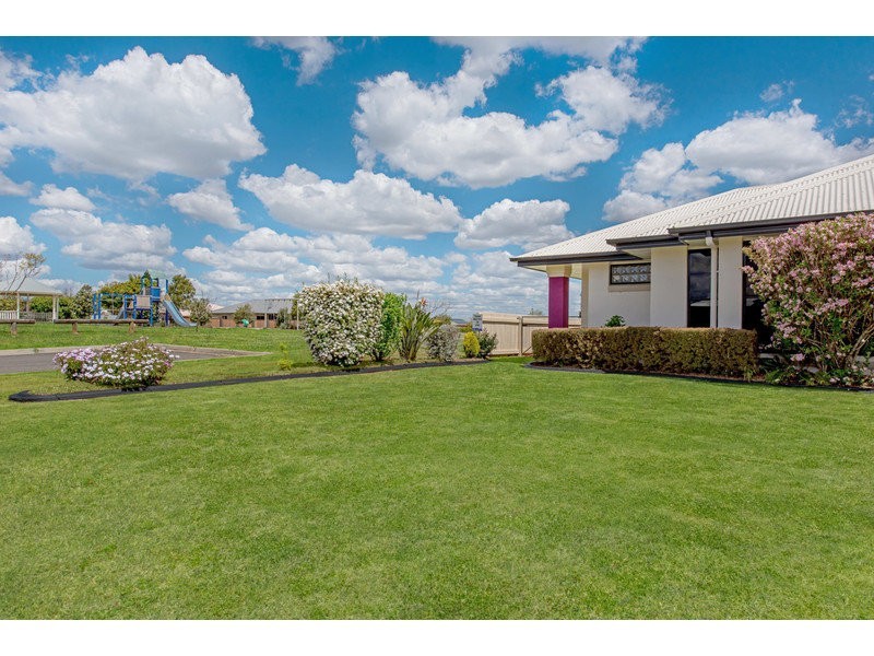 7 Garvan Court, Highfields QLD 4352