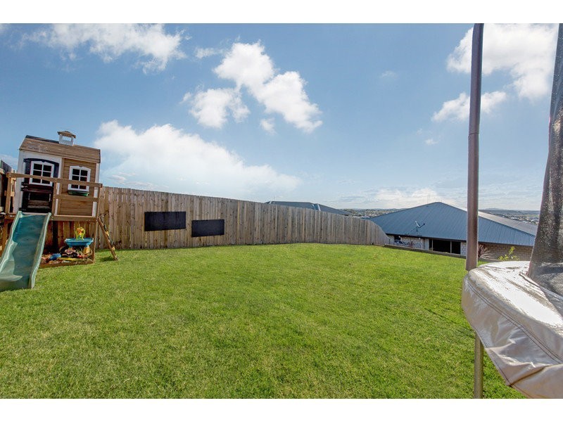 2/6 Rubie Court, Westbrook QLD 4350