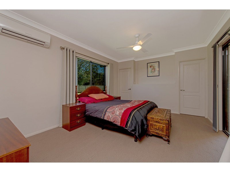 54 Holly Avenue, Cawdor QLD 4352