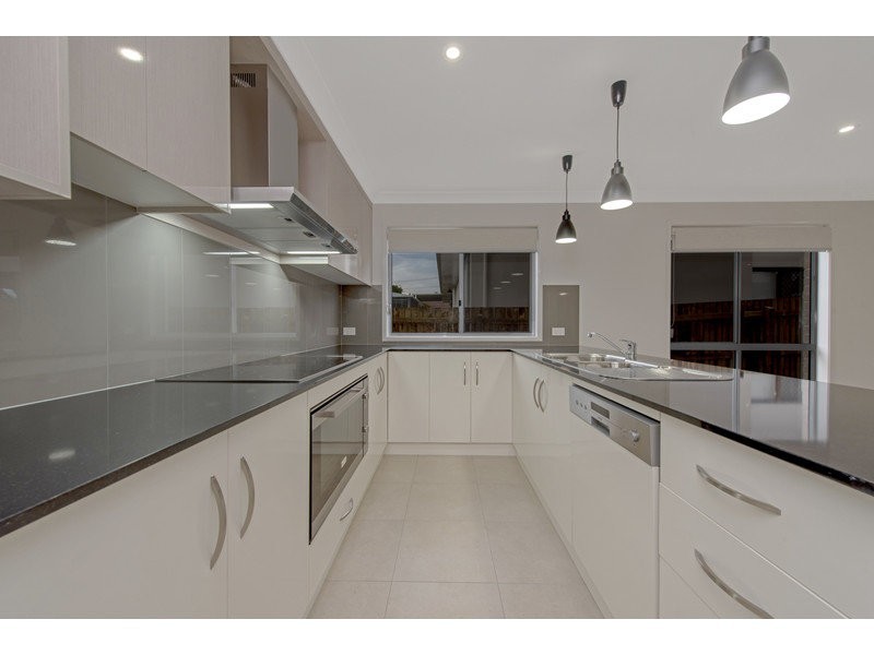 2/1 Sander Street, Rangeville QLD 4350