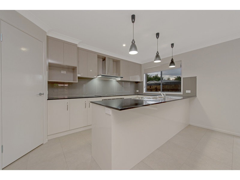 2/1 Sander Street, Rangeville QLD 4350