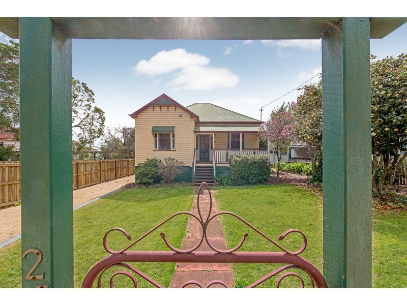 25 Healy Street, South Toowoomba QLD 4350