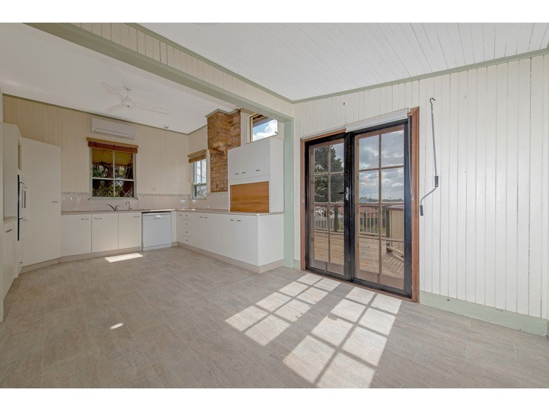 25 Healy Street, South Toowoomba QLD 4350