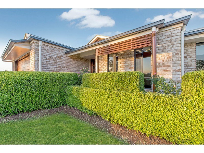 22 Fairview Crescent, Highfields QLD 4352