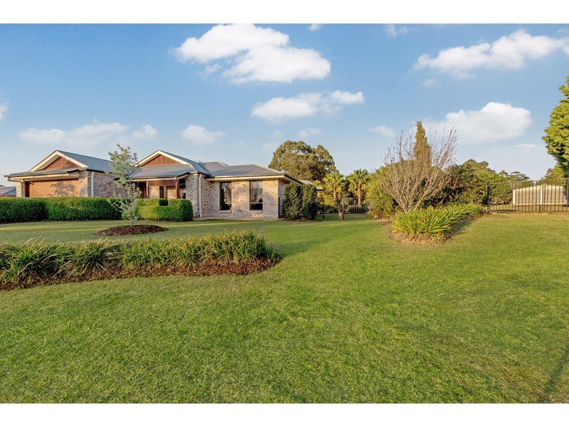 22 Fairview Crescent, Highfields QLD 4352