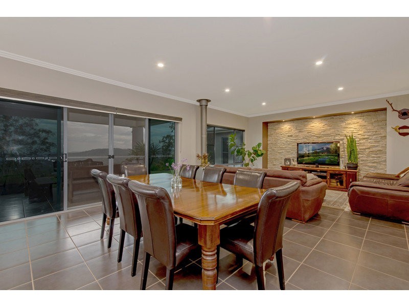 27 Traverston Court, Preston QLD 4352