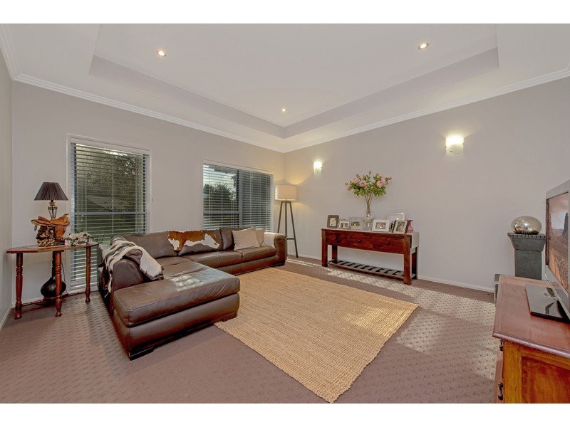 27 Traverston Court, Preston QLD 4352
