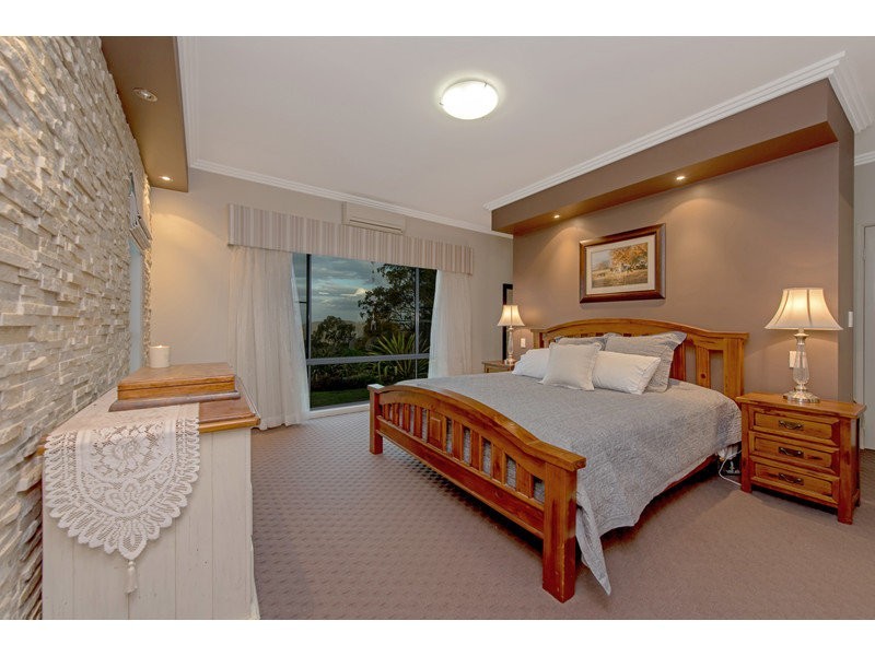 27 Traverston Court, Preston QLD 4352