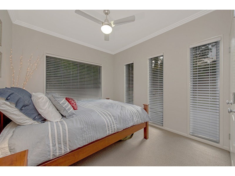 27 Traverston Court, Preston QLD 4352