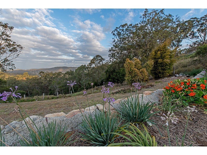 27 Traverston Court, Preston QLD 4352