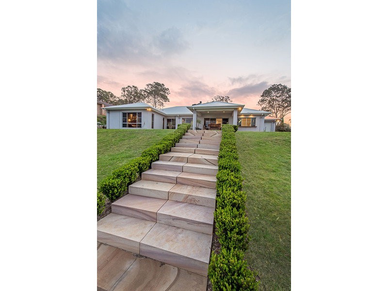 27 Traverston Court, Preston QLD 4352