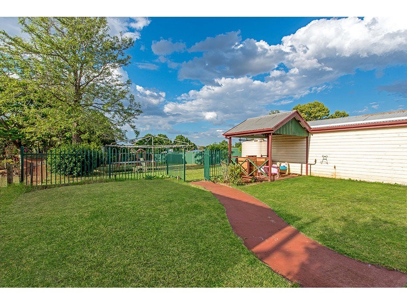 27 Dalmeny Street, Wilsonton QLD 4350