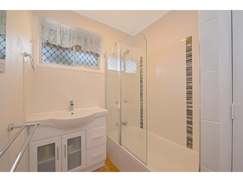 2 Shennan Street, Harristown QLD 4350