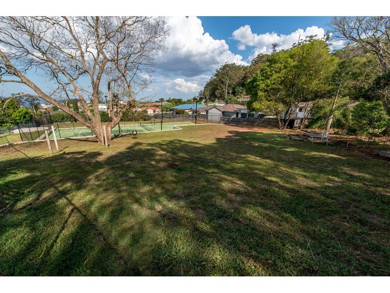 2/23B Windemere Terrace, Mount Lofty QLD 4350