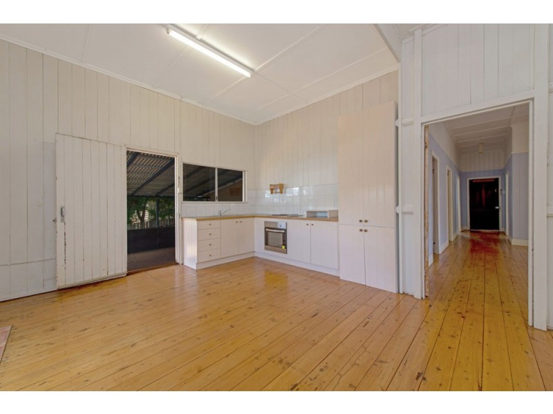5 Swallow Court, Newtown QLD 4350