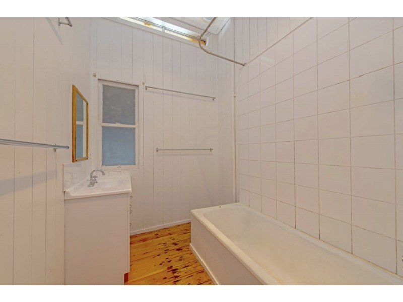 5 Swallow Court, Newtown QLD 4350