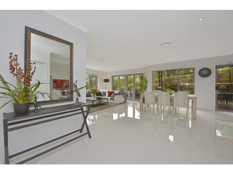 28 Piccadilly Court, Mount Lofty QLD 4350
