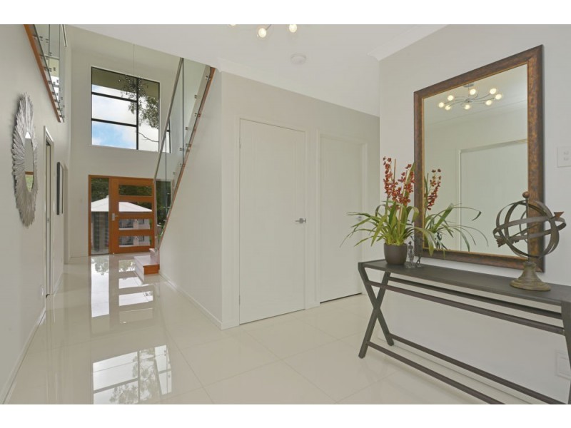 28 Piccadilly Court, Mount Lofty QLD 4350