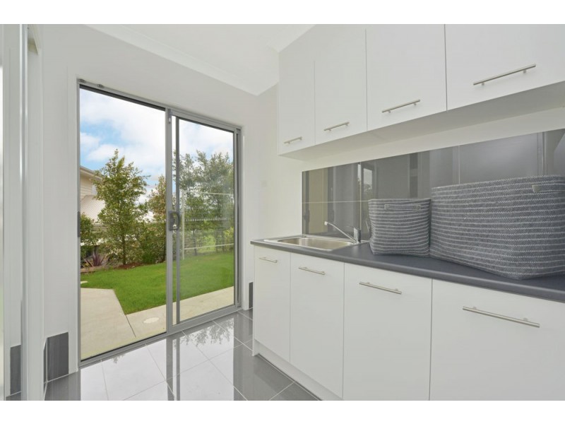 28 Piccadilly Court, Mount Lofty QLD 4350