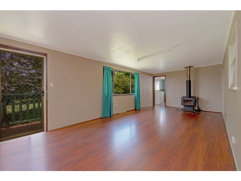 4 Hillview Avenue, Newtown QLD 4350