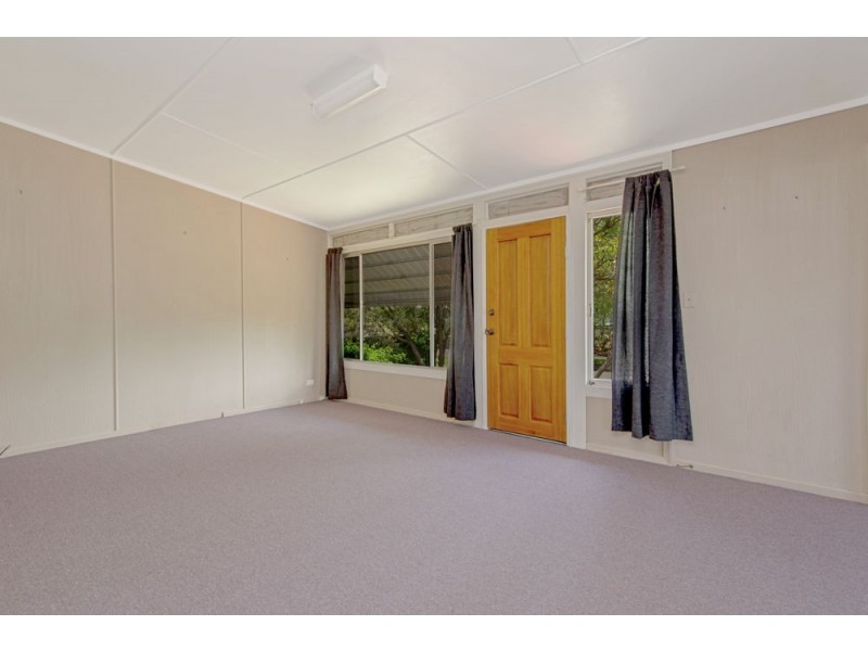 4 Hillview Avenue, Newtown QLD 4350