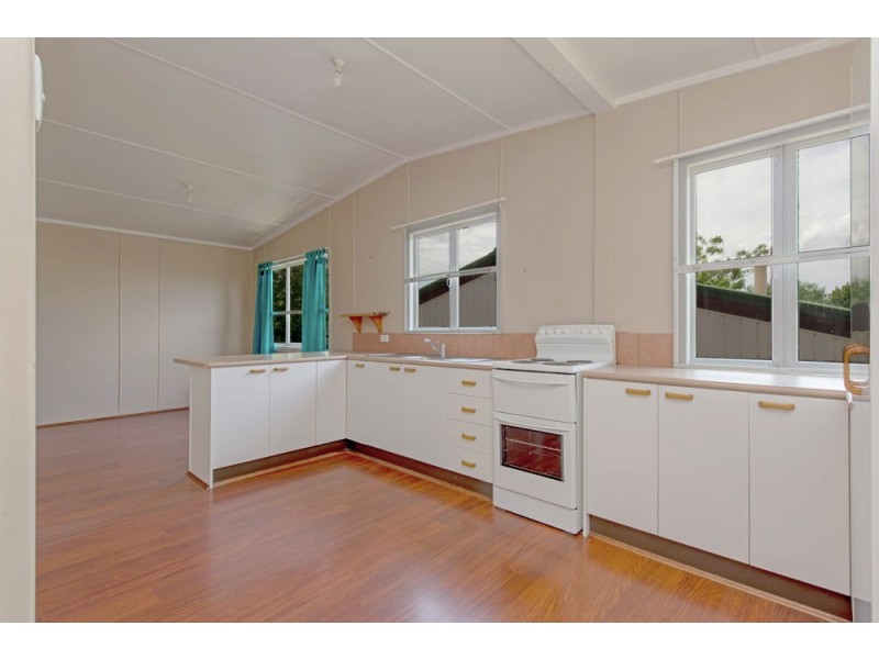 4 Hillview Avenue, Newtown QLD 4350