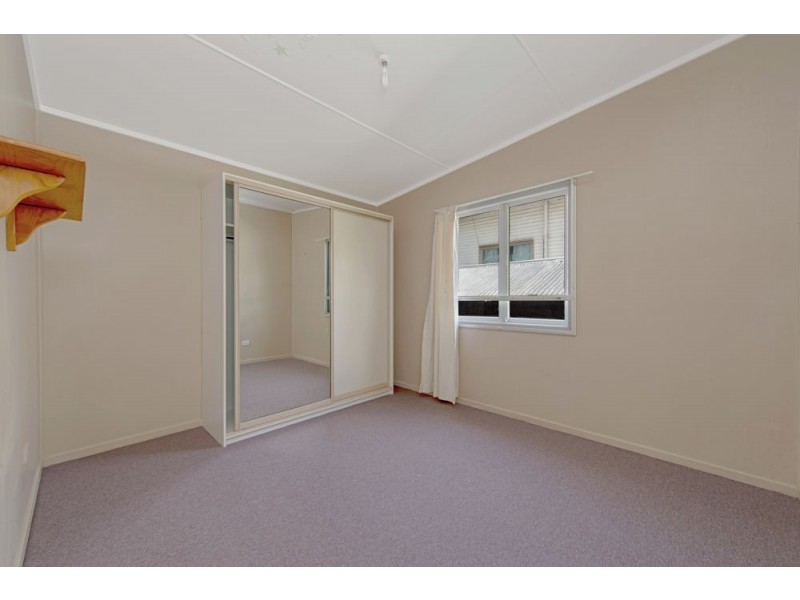 4 Hillview Avenue, Newtown QLD 4350