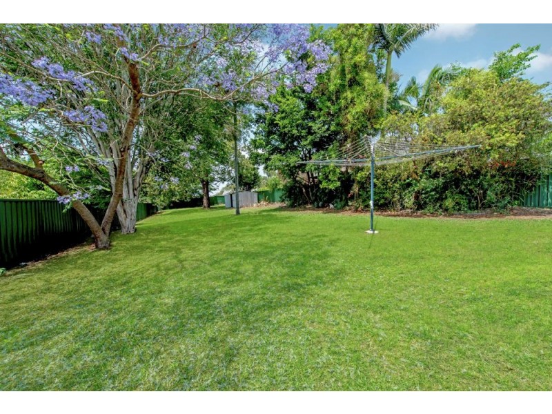 4 Hillview Avenue, Newtown QLD 4350