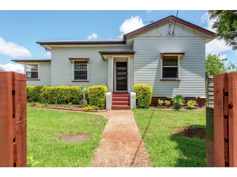 466 Stenner Street, Darling Heights QLD 4350