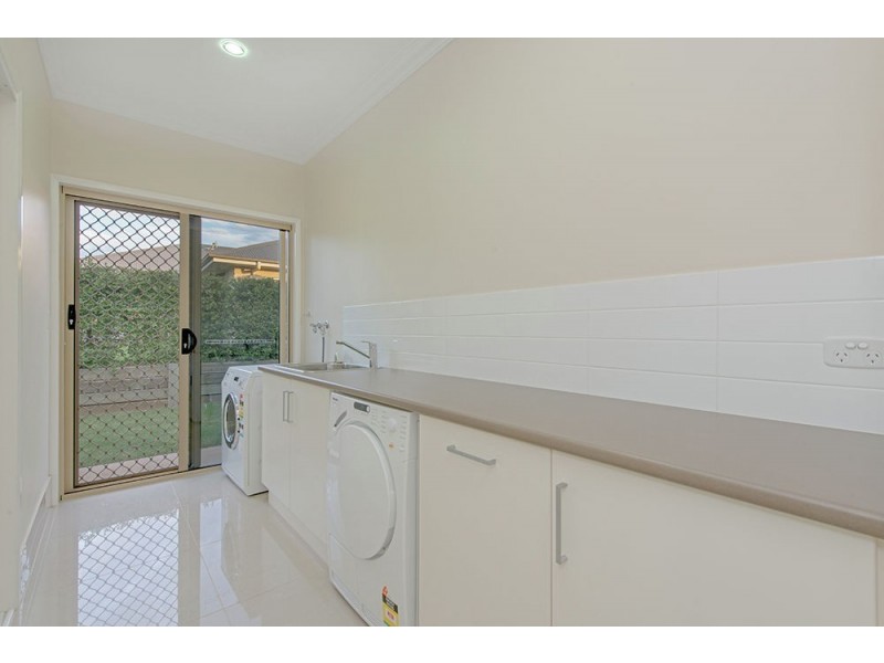 16 Bass Street, Cabarlah QLD 4352