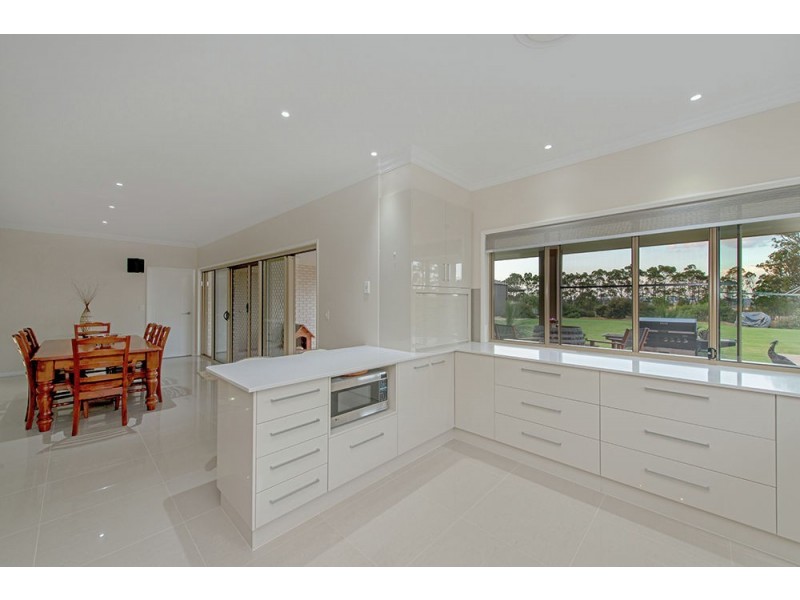 16 Bass Street, Cabarlah QLD 4352