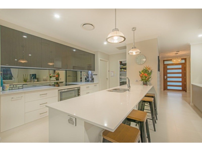 9 Heron Court, Kleinton QLD 4352
