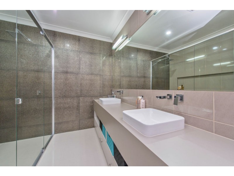 9 Heron Court, Kleinton QLD 4352