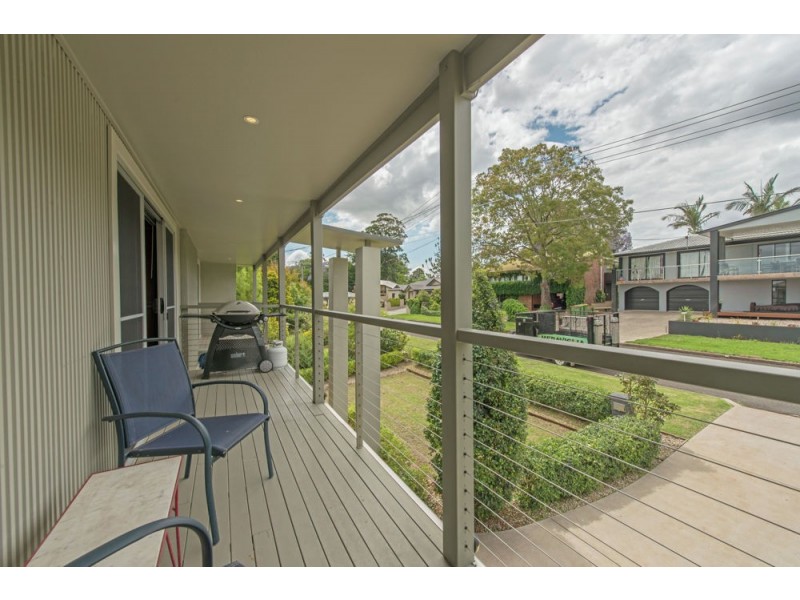 16 Barrymount Crescent, Mount Lofty QLD 4350