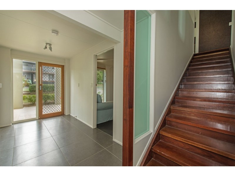 16 Barrymount Crescent, Mount Lofty QLD 4350