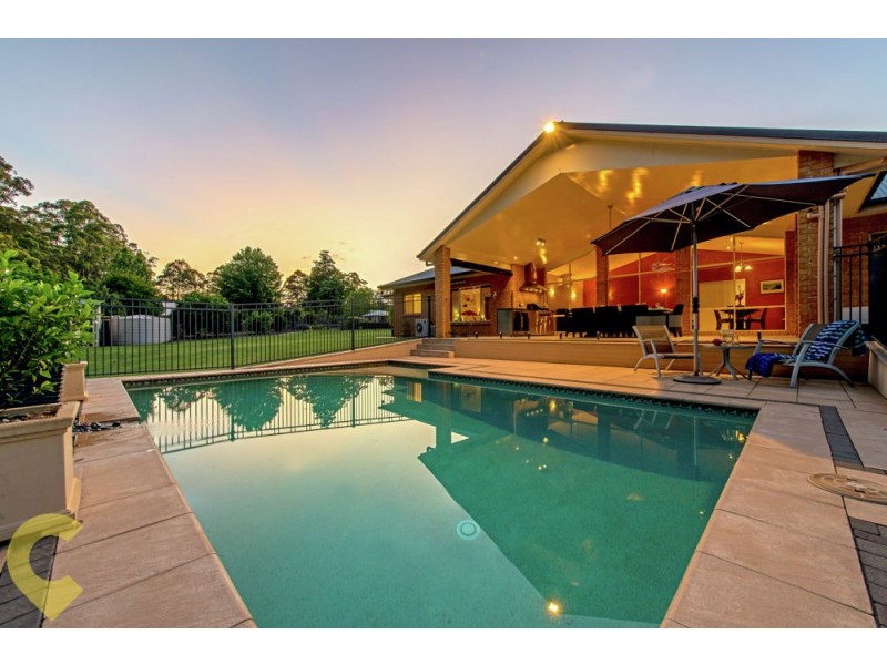 4 Leanne Court, Highfields QLD 4352