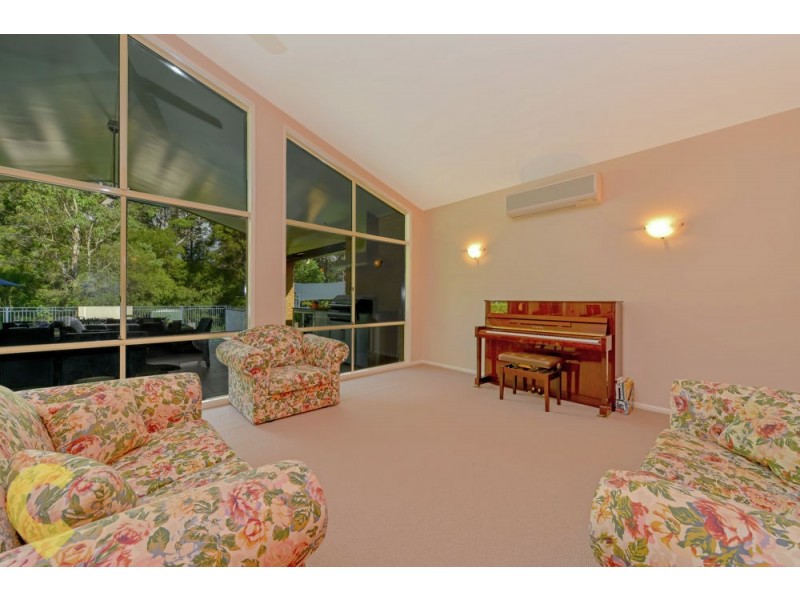 4 Leanne Court, Highfields QLD 4352