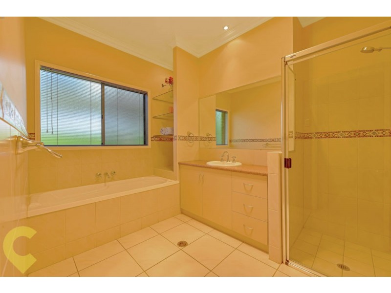 4 Leanne Court, Highfields QLD 4352