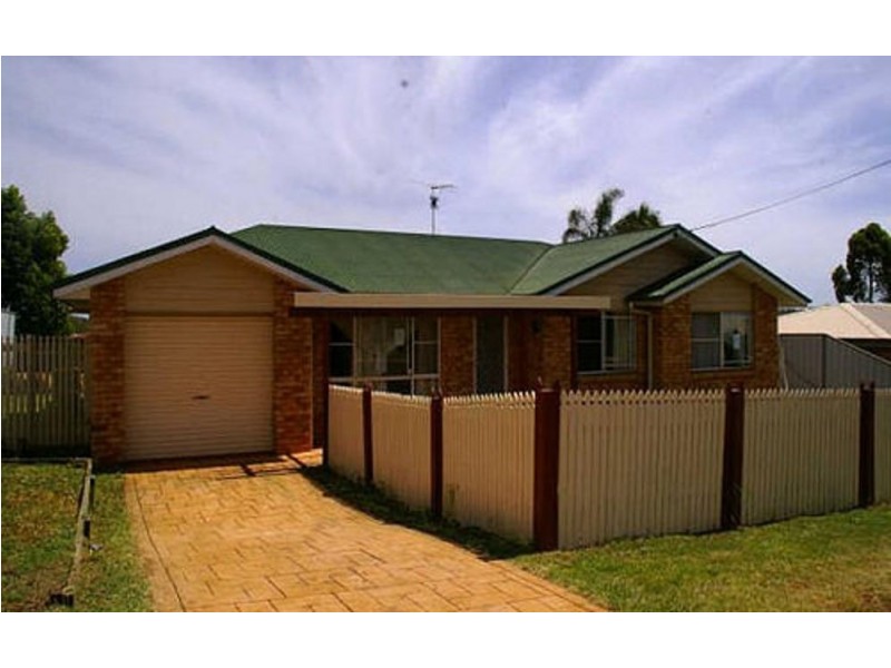 142 Hursley Road, Glenvale QLD 4350