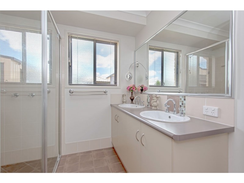 17 Ashford Drive, Wyreema QLD 4352