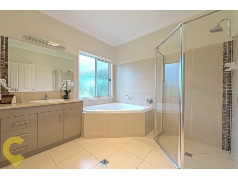 228 Meringandan Road, Kleinton QLD 4352
