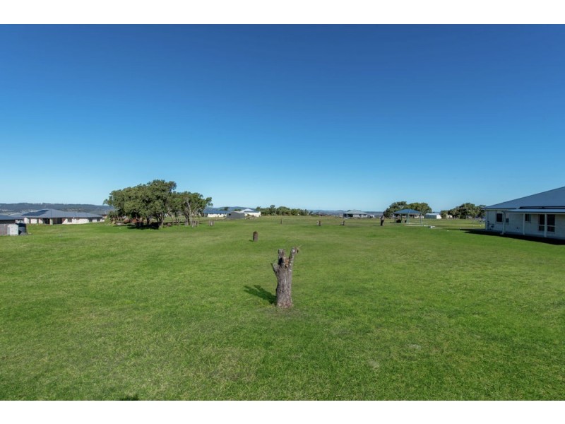 34 Hilltop Drive, Gowrie Junction QLD 4352