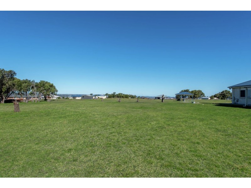 34 Hilltop Drive, Gowrie Junction QLD 4352