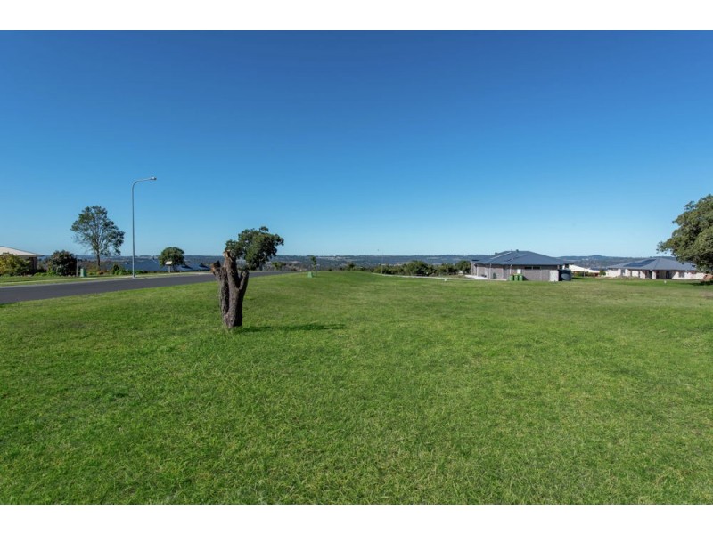 34 Hilltop Drive, Gowrie Junction QLD 4352