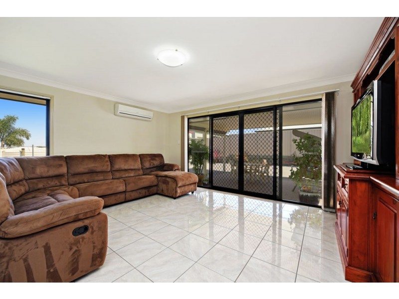 10 Schaefer Court, Westbrook QLD 4350