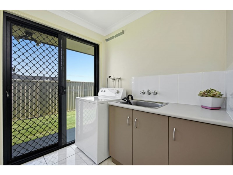10 Schaefer Court, Westbrook QLD 4350